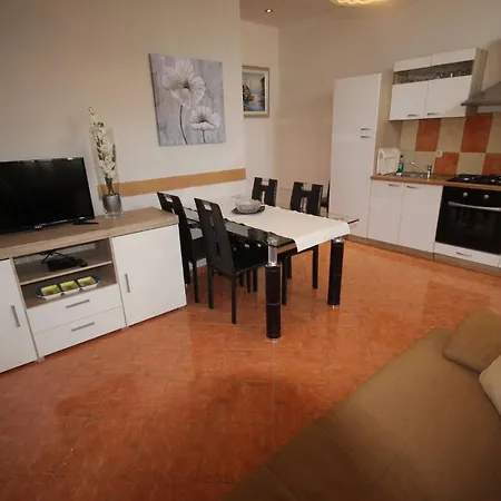 Family Apartment Mirela Borik Zara Esterno foto
