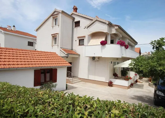 Family Apartment Mirela Borik