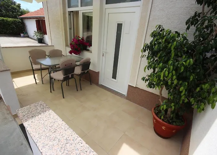 Family Apartment Mirela Borik
